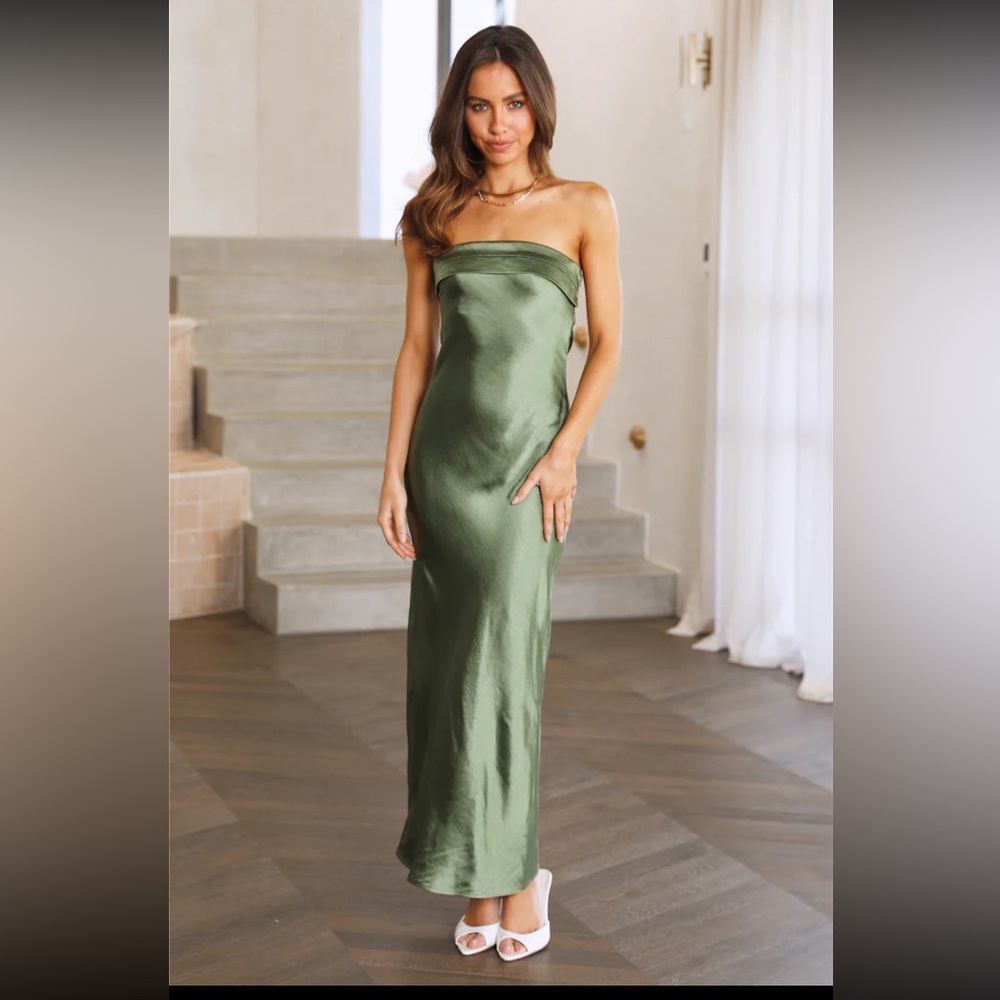 Hello Molly Run To The Top Satin Maxi Dress – Dark Green